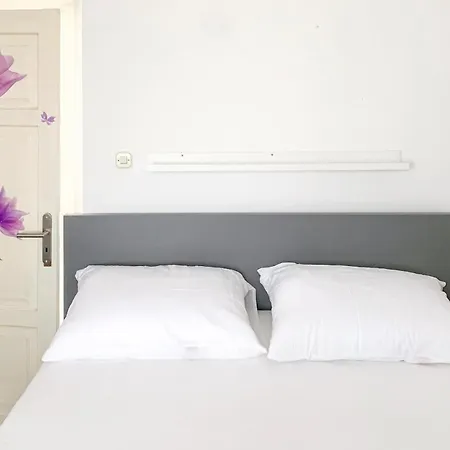 Apartman 1 Bedroom Awesome In *