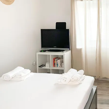 1 Bedroom Awesome In Apartman Novi Vinodolski
